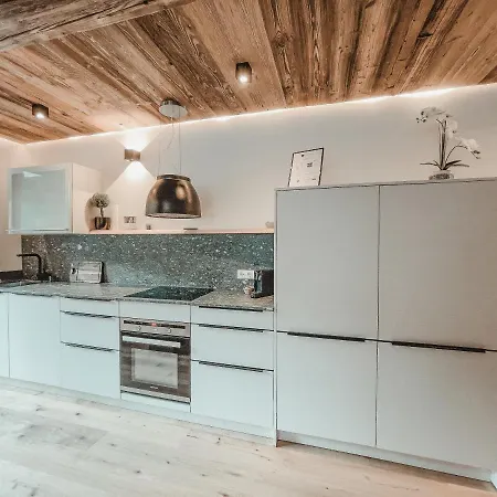 Alpenluxus Presents Oldwood - Balcony & Car Park Apartment Fügen
