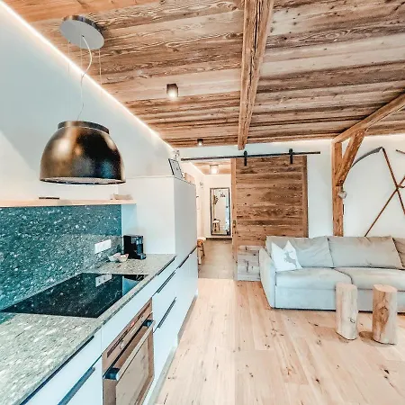 Oldwood Chalet - Alpenluxus Collection Fügen