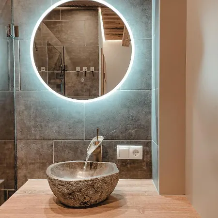 Oldwood - Design & Balcony بيت للعطل