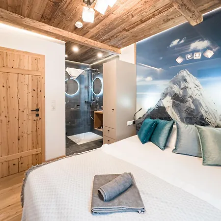 Alpenluxus Presents Oldwood - Balcony & Car Park Apartment