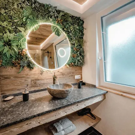 Oldwood Chalet - Alpenluxus Collection *