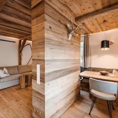Oldwood - Design & Balcony * فغن
