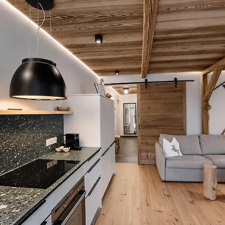 بيت للعطل Oldwood - Design & Balcony