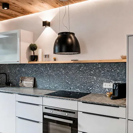 بيت للعطل Oldwood - Design & Balcony *