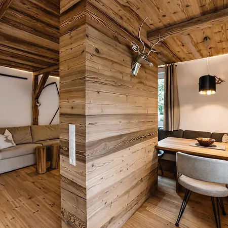 بيت للعطل Oldwood - Design & Balcony *